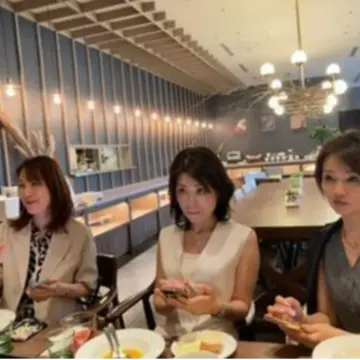 関西Jマダムの皆さんとランチ会｜レースでも甘すぎない大人の黒白コーデ_1_6-2