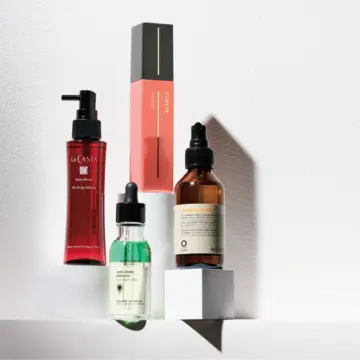 50代、髪の分け目が気になってきたら。根元から健やかな髪を育てるおすすめ頭皮美容液