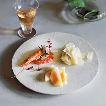 【冷水希三子さんの「シンプルおせち」レシピ７】楽しく、食べ疲れない。お皿、ワインでいただくスタイルで！