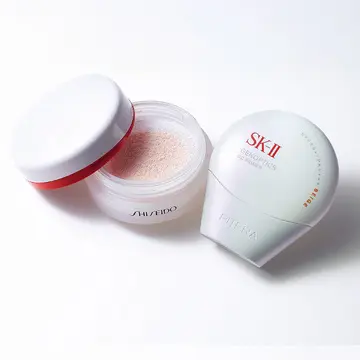 ほどよい素肌感を実現！自然で上品な光沢をつくるSK-IIのCCクリーム＆SHISEIDOのフェイスパウダー