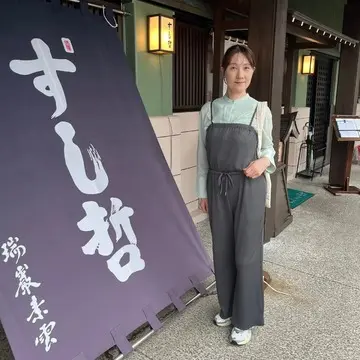 羽織りとしても使える！さらっと生地で夏にも役立つ黒ワンピース【チームJマダムブログ人気記事週間ランキングTOP10】_1_8-2