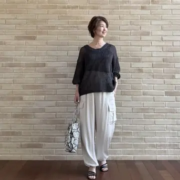 ざっくりリネンニット×ツヤ感カーゴパンツで四谷ディナー