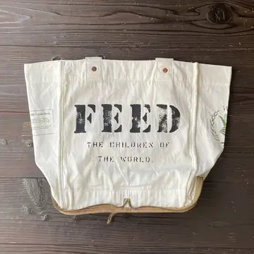 白地に「FEED」の文字が入ったエコバッグ