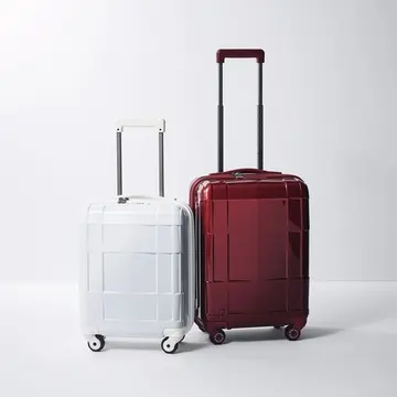 【機内持ち込みOK！スーツケースの最新】コンパクトでもたっぷり収納！ プロテカのスーツケース