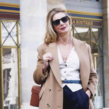 パリ「パレ・ロワイヤル」でおしゃれマダムのリアルなお出かけスタイルをチェック【海外ファッションSNAP】