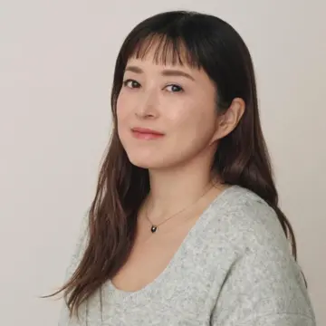 あの手この手で補整。「ところどころ毛のないまばら眉」を品よくまとめるテクニック【大人のリアルな正解眉】