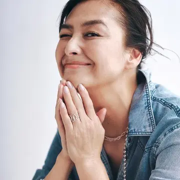 【モデル・亜希さんインタビュー】子育て完了、自分で生きる。それは、ワガママとは違う道