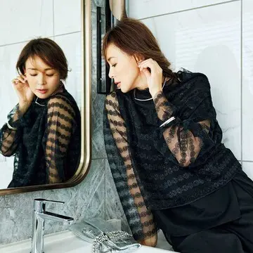 洗練されたしゃれ見えが叶う「レースのレイヤードブラウス」で気分華やぐ！