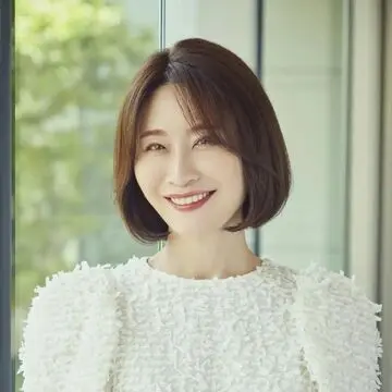 50代、パサつきは老けて見える…つや髪で若返る「冬のボブヘア」5選