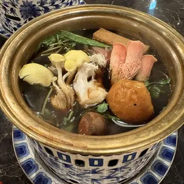 ✨銀座で至福の美食時間✨ “シャングリラズ シークレット”で味わう、美と癒しのきのこ美容鍋🍄