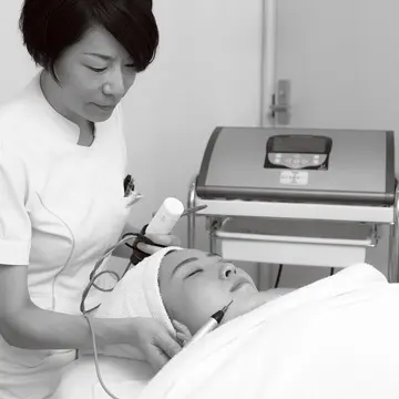 2. ストレスや忙しさで肌内が熱く、赤くなっているデリケート肌の救世主！ーAoyama Dermatology Clinic
