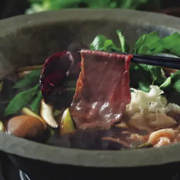 料理家・平野由希子さんが教える「ワインに合う鍋」２選【大人のごちそう鍋】