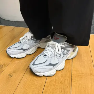 ニューバランス、コンバース、リーボック……”定番ブランド”のスニーカー、40～50代編集部員の私物をチェック！【エクラ編集部の愛用スニーカー】