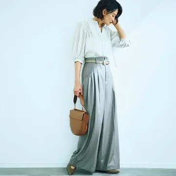 小柄さんにもおすすめ！適度な落ち感が美しい「オーヴィル」のドレープパンツ