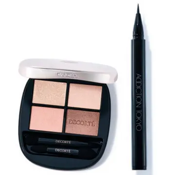 アイシャドウで目のくぼみを強調して大きな目に。広瀬あつこさん流“縦幅拡大”アイメイク