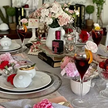 「瞬間映え色RED」で母の日のテーブルコーディネート♡