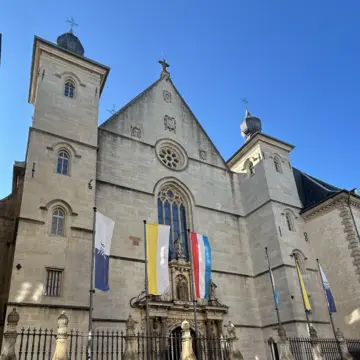 国境を越えて──ルクセンブルク　（Groussherzogtum Lëtzebuerg）へ。  大公宮御用達の〈OBERWEIS〉でティータイム