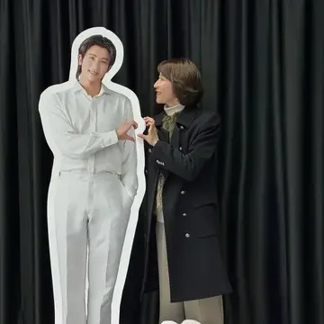 顔周りもスッキリ！大人の抜け感を意識した耳かけショートヘア【チームJマダムブログ人気記事週間ランキングTOP10】_1_15-1