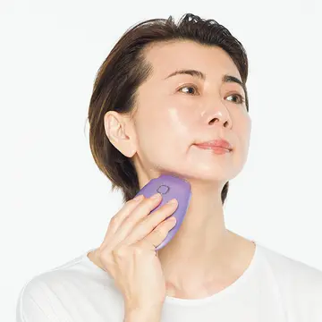 顔の引き締め効果を実感！「NEWAリフト」使いこなしテクを美容のプロが伝授
