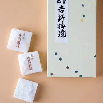キラリと光るプチギフト①年始にぴったり！ 日本の伝統菓子