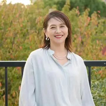 小泉今日子さんのドラマ衣装やインタビュー photo gallery