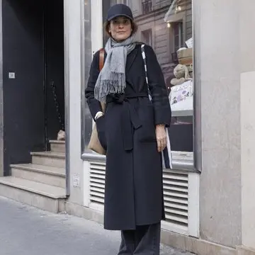 1枚で様になるから！ 40代・50代が取り入れるべき”ロングコート”スタイル6選【パリ・ミラノのおしゃれマダムSNAP 2025-2026冬】