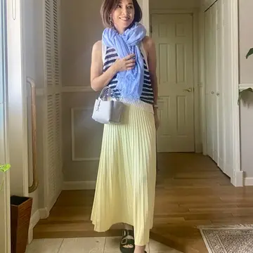 夏のボーダートップス