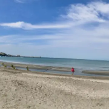 トンネルを抜けたらそこは逗子海岸！