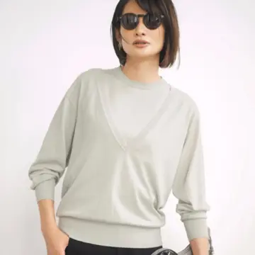 ノースリーブ×プルオーバーの新顔ツインニットで、休日のワンマイルコーデもこなれ感アップ！気温21℃｜11/8(土)【50代の毎日コーデ】