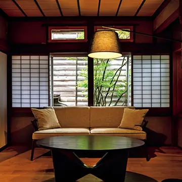 奈良井宿の歴史ある古民家を再生。時間も建築も食も新鮮ローカル『BYAKU Narai』