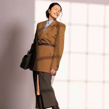 今年の冬、ジャケットを選ぶなら「キャメル」。一歩先を行く色使いでおしゃれ上級者に！