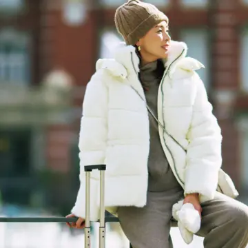 冬の終わりの「買い足しアイテム」はリュクスな白ダウンを駆け込み買い！ 