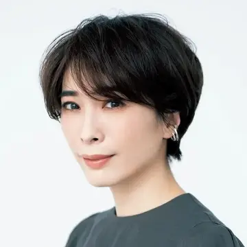 【50代に似合うショートヘアスタイル60選】髪型次第で印象が変わる！おばさんぽく見られないショートヘア