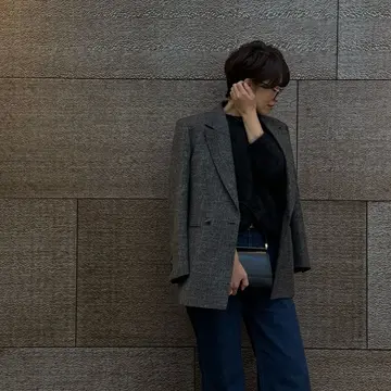 ツイードジャケットを纏う週末の大人カジュアルスタイル