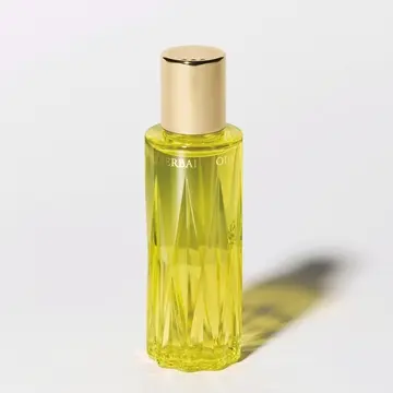 【2025年下半期 審査員たちの私的ベストコスメ】ハリとツヤをもたらす傑作クリーム、くすみが気になる冬に大活躍するオイルほか