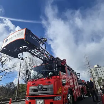 「リボン」で遊ぶ　大人のモノトーンコーデ　　_1_5-1