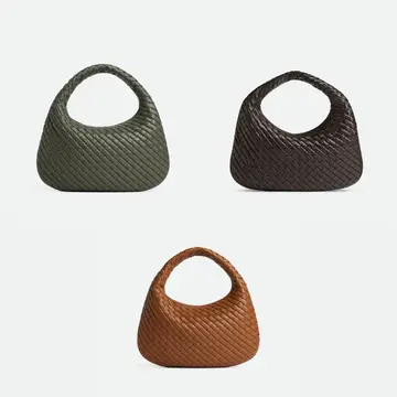 ボッテガ・ヴェネタのバッグ「ヴェネタ」がアップデートされて再登場！【eclat’s pick up】