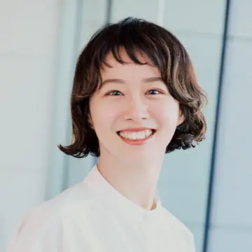 視線を操って、輪郭をすっきり！計算されたフレッシュボブ【40代・50代髪型】