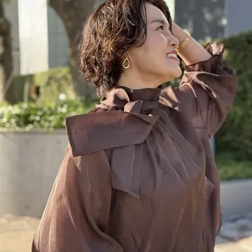 深まる秋に効くボウタイブラウス☆