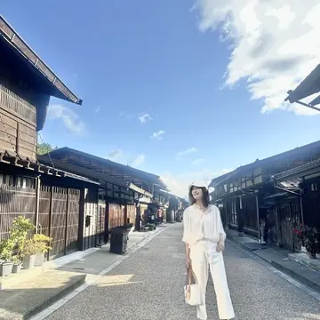 ホワイトコーデで、秋の塩尻市木曽平沢・奈良井宿へ