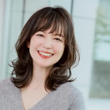 ボリュームバランスを整えれば、大人ミディアムはもっとあか抜ける【40代・50代髪型】