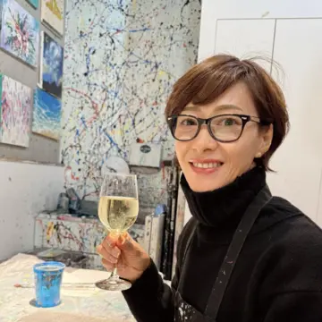 ワイン片手にクリエイティブな時間を〜ARTBAR  TOKYO