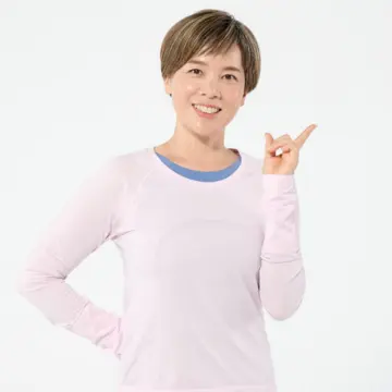 熱帯夜でもぐっすり眠って自律神経整える！橋本はづきさんの「50代 夏バテ解消！快眠エクササイズ」vol.2 呼吸とヘッドマッサージ編