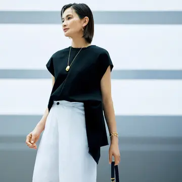 【美映えトップス×涼感パンツ】アシンメトリーな黒Tをトレンドのラップパンツでぐんとモードに