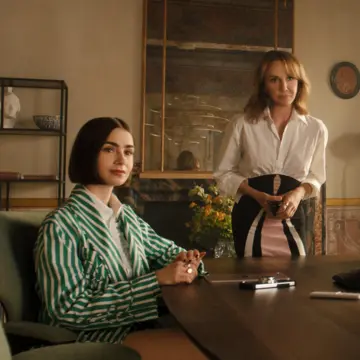 『エミリー、パリへ行く』シーズン5配信！ リリー・コリンズとシルヴィー役フィリピーヌ・ルロワ＝ボリューのファッションをおさらい