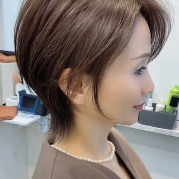 マンネリになりがちなショートにウルフで変化をつける！