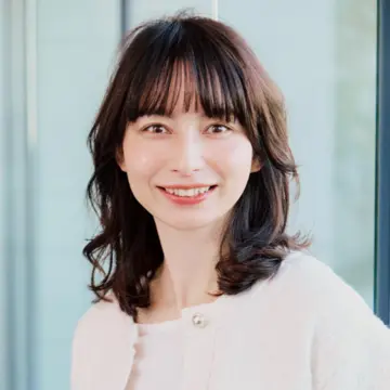 大人の前髪は、柔らかい印象の“マッシュライン”が正解！【40代・50代髪型】