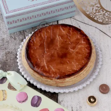 Laduréeラデュレのガレット・デ・ロワで新年を祝う【公現祭/一月六日】