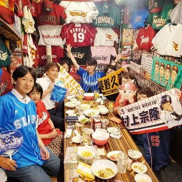 神田にある居酒屋リリーズは野球ファンにはたまらない居酒屋です。