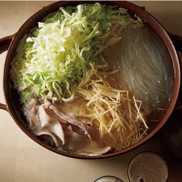 【飛田和緒さんの絶品鍋】食べたいときに手早く作れる「豚肉のしょうが鍋」＆「卵と青菜の豆乳鍋」